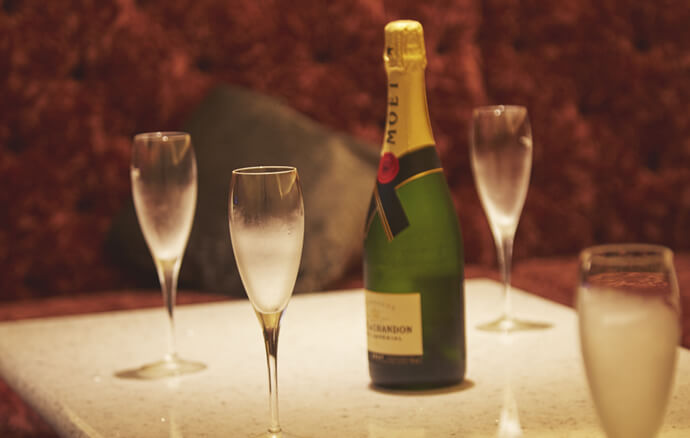 A full-rent plan in Tokyo・Shibuya where a luxurious standing bar lounge can be used for settings/parties ranging from birthdays, girls-only gatherings, partying after weddings, etc