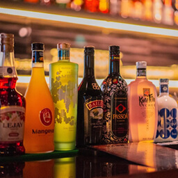 渋谷 出会い LUXURY STAND MILAS Bar ＆ cafe 渋谷の投稿画像。いいね！46件。